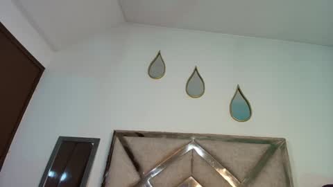            online show from 10.08.25