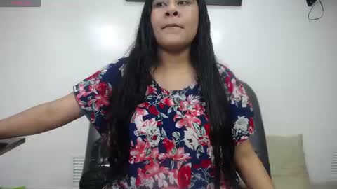 Snapshot of iniyalaboni chatting on 07.09.26 Iniya online show from 07.09.26