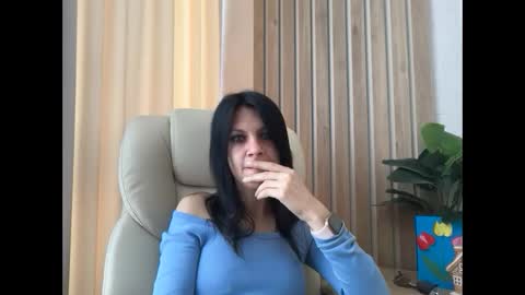 Snapshot of injaathome chatting on 05.14.26 InjaAtHome online show from 05.14.26