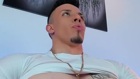 Snapshot of inkangelo chatting on 09.28.25 ANGELO online show from 09.28.25