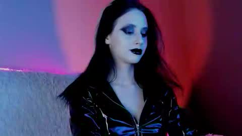 Snapshot of inner_light___ chatting on 10.10.25 Venera online show from 10.10.25