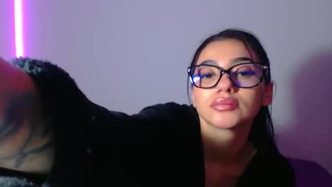 Snapshot of innocent_fox chatting on 02.04.26 Abril online show from 02.04.26