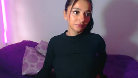 Snapshot of innocent_fox chatting on 06.20.26 Abril online show from 06.20.26