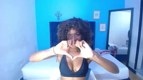 Snapshot of innocent_sexybaby chatting on 10.11.25 innocent_sexybaby online show from 10.11.25