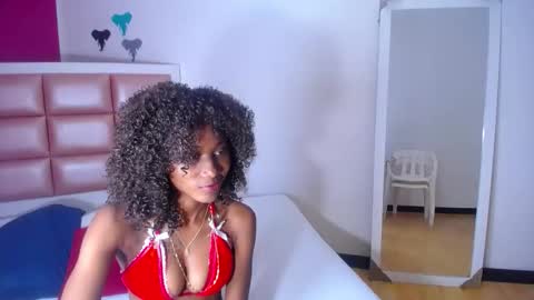 Snapshot of innocent_sexybaby chatting on 10.15.25 innocent_sexybaby online show from 10.15.25