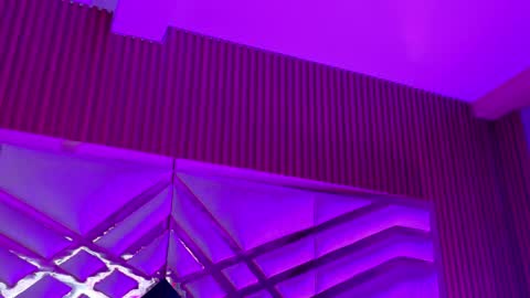 innocenthazel online show from 04.04.26