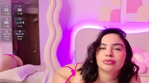 Snapshot of innocentlady_ chatting on 09.18.25 SELENA online show from 09.18.25