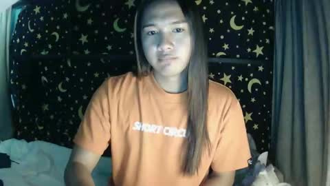 Snapshot of insulting_whoreifica chatting on 12.31.24 MAXINE online show from 12.31.24