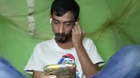 Snapshot of interne8famous chatting on 12.18.25 interne8famous online show from 12.18.25