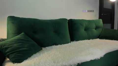 Snapshot of intrigueeme chatting on 07.05.26 Yuli online show from 07.05.26