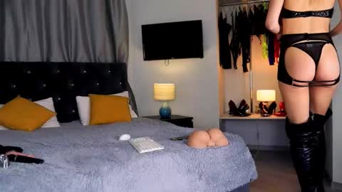 Snapshot of inviting_tina chatting on 02.04.26 inviting_tina online show from 02.04.26