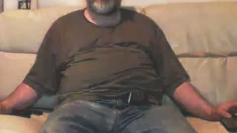 Snapshot of iowalaserbear chatting on 02.20.26 iowalaserbear online show from 02.20.26