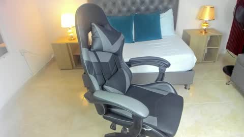 Irantzu online show from 12.20.24