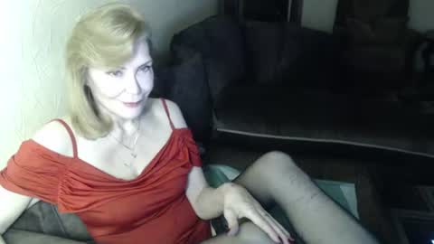 Snapshot of irenalegs chatting on 06.16.26 irenalegs online show from 06.16.26