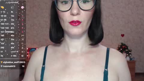 Snapshot of irenlarasani chatting on 12.20.24 IrenLarasani online show from 12.20.24