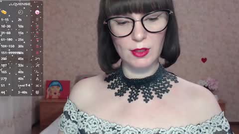 Snapshot of irenlarasani chatting on 01.31.25 IrenLarasani online show from 01.31.25