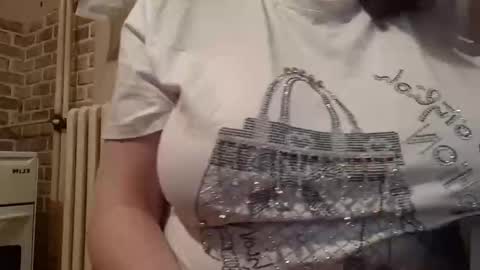 Snapshot of irinnak chatting on 02.16.25 IrinnaK online show from 02.16.25