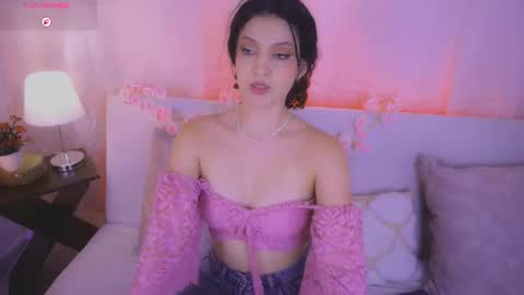 Maia Glow online show from 07.21.26