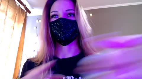 Lily online show from 04.10.26