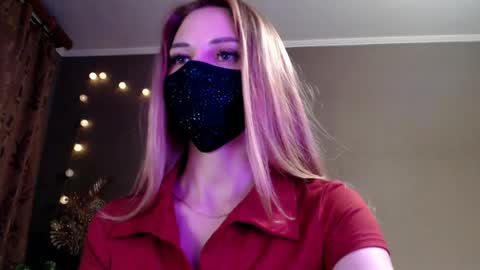 Snapshot of iris_lave chatting on 04.29.26 Lily online show from 04.29.26