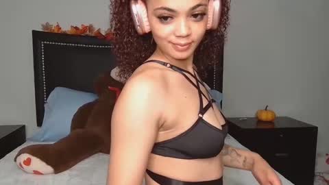 Snapshot of iris_the_squirter chatting on 11.01.25 Iris online show from 11.01.25