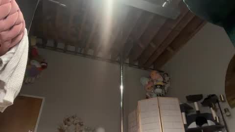 Snapshot of iris_world chatting on 02.20.25 iris online show from 02.20.25