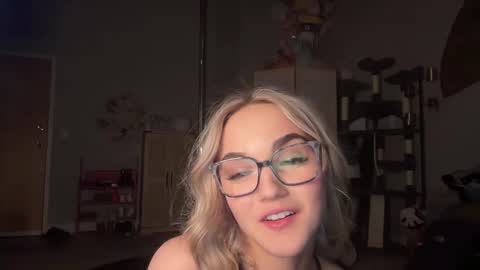 Snapshot of iris_world chatting on 02.23.25 iris online show from 02.23.25