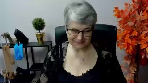 Snapshot of iris_xdesire chatting on 03.03.25 I R I S online show from 03.03.25