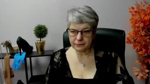 Snapshot of iris_xdesire chatting on 03.04.25 I R I S online show from 03.04.25