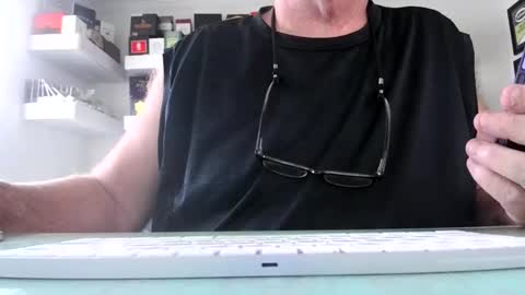 Snapshot of irishdudeloveoib chatting on 11.26.25 Irishdudelove online show from 11.26.25