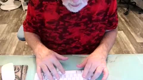 Snapshot of irishdudeloveoib chatting on 12.04.25 Irishdudelove online show from 12.04.25