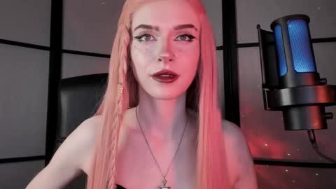 Miss Iris Fansly Miss Iris new inst.  online show from 02.01.25
