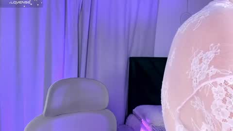 Iris Moira  online show from 04.17.26