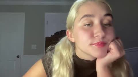 Snapshot of irispink1 chatting on 10.31.25 Irispink1 online show from 10.31.25