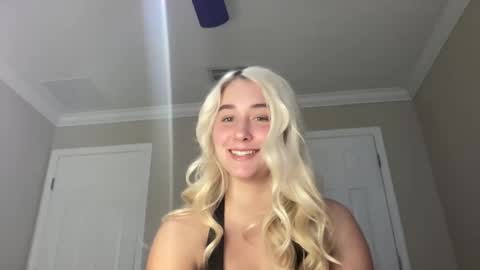 Snapshot of irispink1 chatting on 12.21.25 Irispink1 online show from 12.21.25