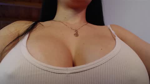 Snapshot of irisvelez chatting on 01.20.25 Iris online show from 01.20.25