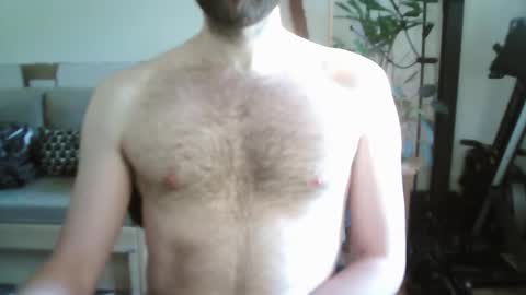 Snapshot of irndke chatting on 12.19.25 Irndke online show from 12.19.25