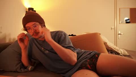 Sam online show from 04.17.26