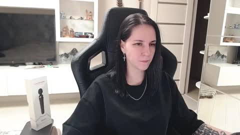 Irwi Tomboy online show from 01.29.25