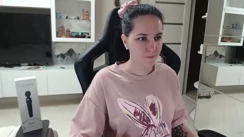 Irwi Tomboy online show from 01.31.25