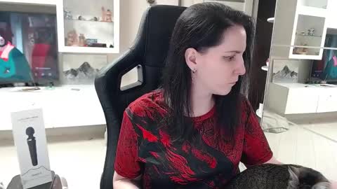 Irwi Tomboy online show from 02.17.25