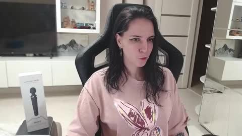 Irwi Tomboy online show from 03.02.25