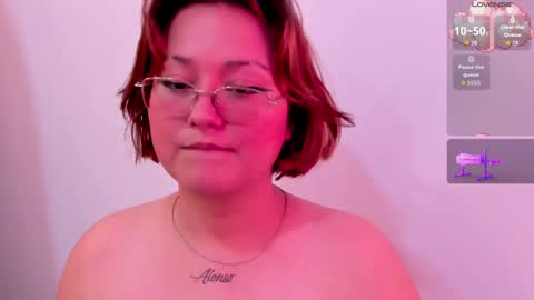 Snapshot of isa_grey_ chatting on 10.03.25 Isa online show from 10.03.25