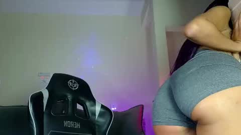 Snapshot of isa_hotwife chatting on 03.01.26 isa_hotwife online show from 03.01.26