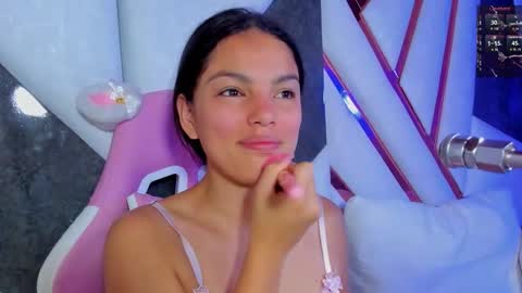 Snapshot of isa_kolins chatting on 02.13.26 isa_kolins online show from 02.13.26