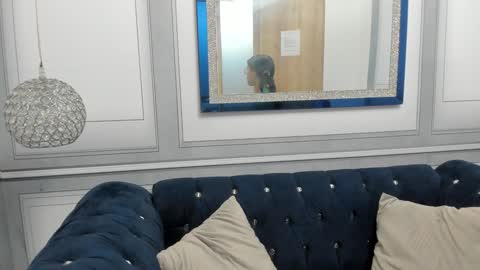 Snapshot of isa_little4u chatting on 12.20.24 online show from 12.20.24