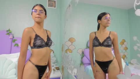 Snapshot of isa_little4u chatting on 12.30.24 online show from 12.30.24