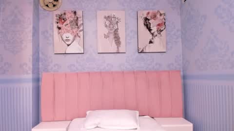 Snapshot of isa_little4u chatting on 01.22.25 online show from 01.22.25