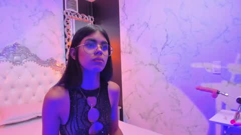 Snapshot of isa_little4u chatting on 01.25.25 online show from 01.25.25