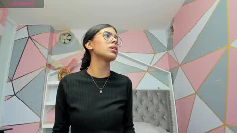 Snapshot of isa_little4u chatting on 02.05.25 online show from 02.05.25